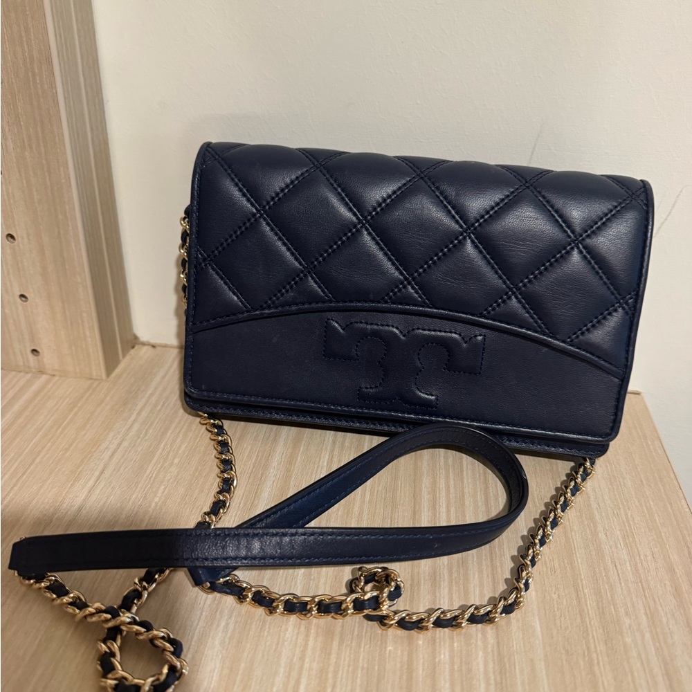 Tory Burch Elegant Navy Quilted Chain Bag. Never used